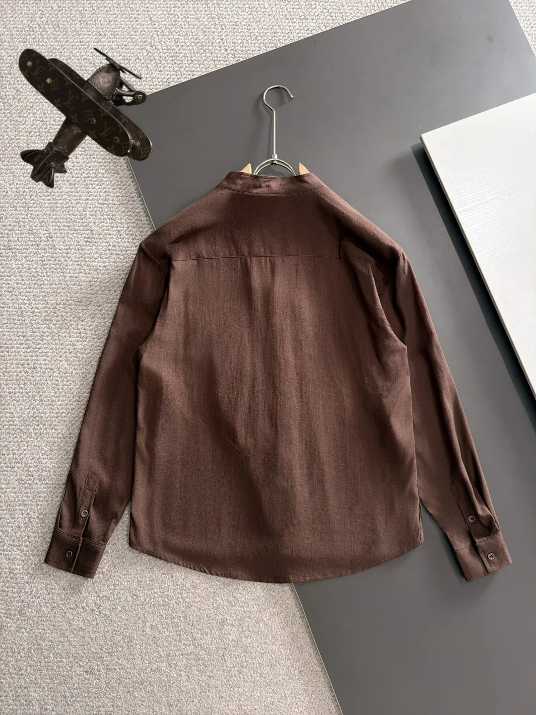 Next day shipment LP High Quality 2026 Autumn and Winter New Arrival Linen Shirt Set Made of one-on-one combed cotton yarn knitted linen fabrics, no pressure when entering and exiting the counter Exclusive control of raw materials It feels substantial when weighed, and the upper body is more textured than ordinary T-shirts. This texture can handle the weather easily and is suitable for both hot and cold conditions! Loose fit design, looks noble. The only correct version is available Size: M to XXXL